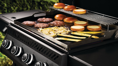 Газовый гриль NAPOLEON Rogue PRO 30 Phantom Griddle — купить с доставкой и консультацией